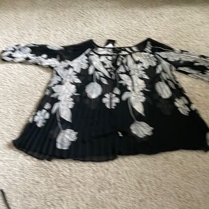 Women’s black and ecru pleated top